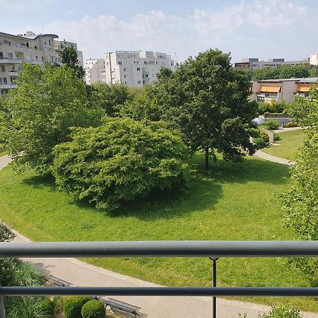 Appartement Residentiel Au Vert Et Au Frais Montigny-le-Bretonneux Extérieur photo